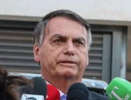 APÓS PASSAR MAL: Bolsonaro poderá passar por cirurgia, diz médico que cuida do ex-presidente