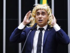 Nikolas Ferreira faz discurso transfóbico e toma no “monossílabo”: foi condenado pela justiça a pagar R$ 200 mil em danos morais coletivos