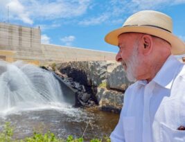 Lula entrega primeiro trecho de obra do Ramal do Apodi, no Sertão da Paraíba