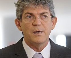 Mais uma vez vítima de fake news, Ricardo Coutinho ironiza: “É desespero dos adversários”