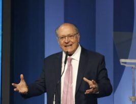 Vice-presidente Geraldo Alckmin é internado às pressas em hospital de Brasília