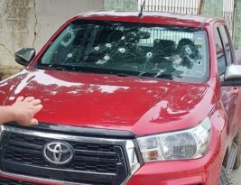 Juíza Andreia Silva Matos sofre atentado e carro é atingido por vários disparos; marido reage e mata um dos criminosos