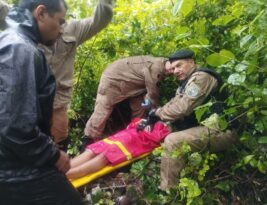 Motociclista é sugado por bueiro e resgatado a 100 metros do local, em João Pessoa