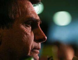 Bolsonaro presta depoimento à PF em investigação sobre atuação de Eduardo nos EUA