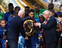 Trump é vaiado ao entrar em campo na final da Copa e internet repercute entrega de troféu
