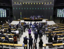 Lula veta projeto que aumenta número de deputados federais