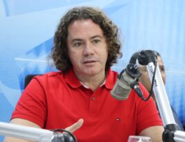 Veneziano crítica conduta de Trump e chama Eduardo Bolsonaro de “fujão”