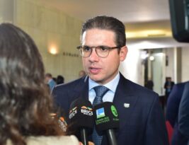 Após prisão, Hugo Motta diz que Câmara já adota medidas no caso Zambelli e aguarda posição oficial