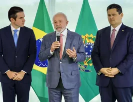 Hugo Motta e Alcolumbre pedem ‘diálogo’ após Trump impor taxação de 50% a produtos brasileiros