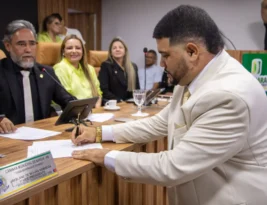 CAMBALACHO EM BAYEUX: Licença “fake”, dinheiro “por fora” e outros que tais, colocam Câmara de Bayeux, de novo, no “olho do furacão”