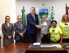 João Azevêdo recebe presidente do TJPB e assina petição para apresentação do Plano Estadual Pena Justa ao CNJ