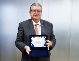 João Azevêdo recebe prêmio do Tesouro Nacional pela gestão fiscal da Paraíba
