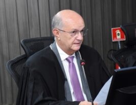 Desembargador Aluízio Bezerra pede vista e suspende julgamento de cassações em Cabedelo