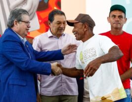 João Azevêdo autoriza ações para regularização fundiária de todos imóveis rurais de Campina e pavimentação de distritos