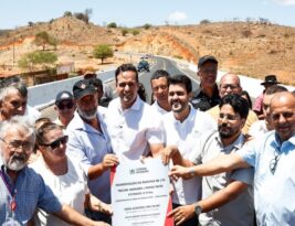 Lucas Ribeiro entrega rodovia que liga Manaíra a cidades de Pernambuco e destaca importância da obra