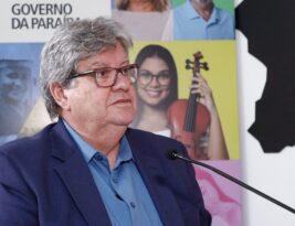 João Azevêdo anuncia R$ 2,8 bilhões em pagamento das folhas de novembro e dezembro, 2ª parcela do 13º e abono natalino