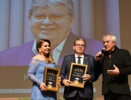 Governador João Azevêdo e primeira-dama Ana Maria Lins são homenageados com Troféu Heitor Falcão