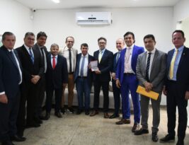 Procurador federal visita obras da nova sede da CMJP ao lado do presidente Dinho Dowsley e comitiva de vereadores