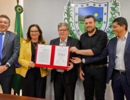 João Azevêdo e reitora da UFPB assinam convênio de R$ 1,2 milhão para criação do Memorial Sivuca