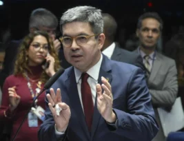 CCJ do Senado analisa PL da Dosimetria sob resistência e voto do governo pede rejeição