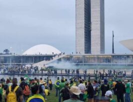 8 de janeiro: poderes estremecidos no ato pela democracia