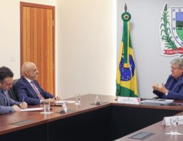 João Azevêdo e embaixador da Índia no Brasil discutem parcerias nas áreas de educação e tecnologia