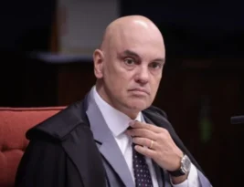 Moraes anula sindicância sobre Bolsonaro e manda PF interrogar presidente do CFM