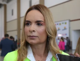 Daniella Ribeiro, filha de Enivaldo e irmã de Guiga, nega renúncia ao Senado em favor de Diego e chama Cícero de mentiroso 