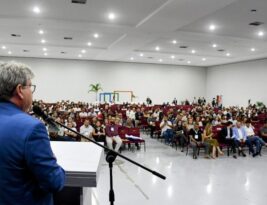 João Azevêdo participa de abertura do 3° Confep em Campina Grande e destaca gestão municipalista do Governo nas conquistas da população