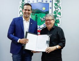 João Azevêdo renuncia e Lucas Ribeiro assume Governo da Paraíba