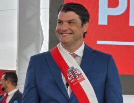 Em discurso de posse, Leo Bezerra agradece a João Azevêdo ao assumir Prefeitura de João Pessoa