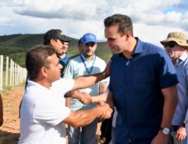 Governador Lucas Ribeiro destaca avanço de obras e investimentos em Santana de Mangueira e Curral Velho
