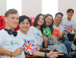 Lucas Ribeiro participa de pré-embarque de 59 estudantes da rede estadual para o Chile nesta sexta-feira