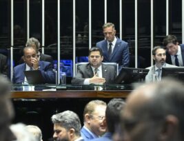 Dosimetria: Alcolumbre promulga lei que beneficia condenados pelo 8/1