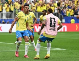 Brasil vence o Japão de virada e avança às oitavas da Copa do Mundo