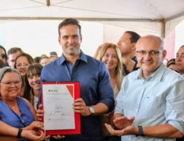 Governador Lucas Ribeiro autoriza licitações de novos complexos educacionais em Mari e inaugura creche em Gurinhém