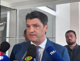 Prefeito Léo Bezerra prestigia reabertura dos trabalhos da Câmara Municipal e diz à oposição que portas estarão sempre abertas